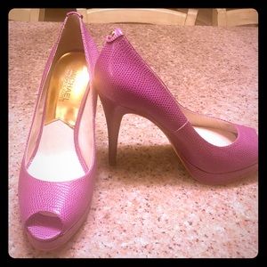 Michael Kors heels never worn. Size 7.